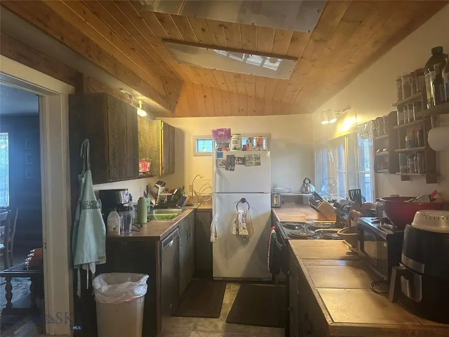 308 1st Avenue Nw, White Sulphur Springs, MT 59645 - Image #2