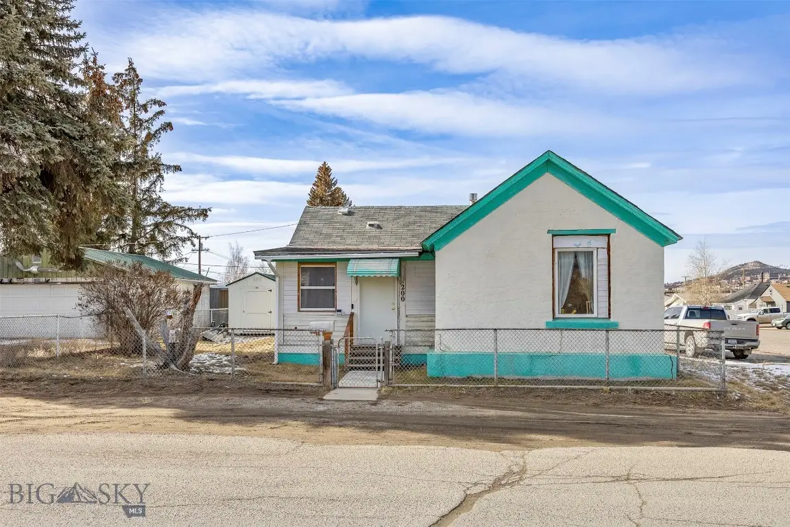 200 Howard Avenue, Butte, MT 59701 - #1