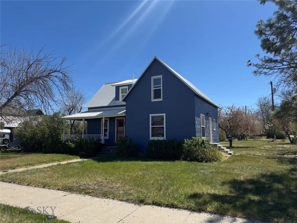 403 E 6th Avenue, Big Timber, MT 59011 - #1