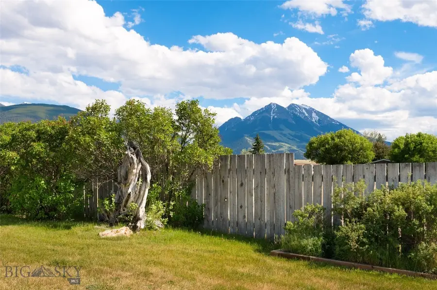 25 Emigrant Meadows Road, Emigrant, MT 59065 - #3