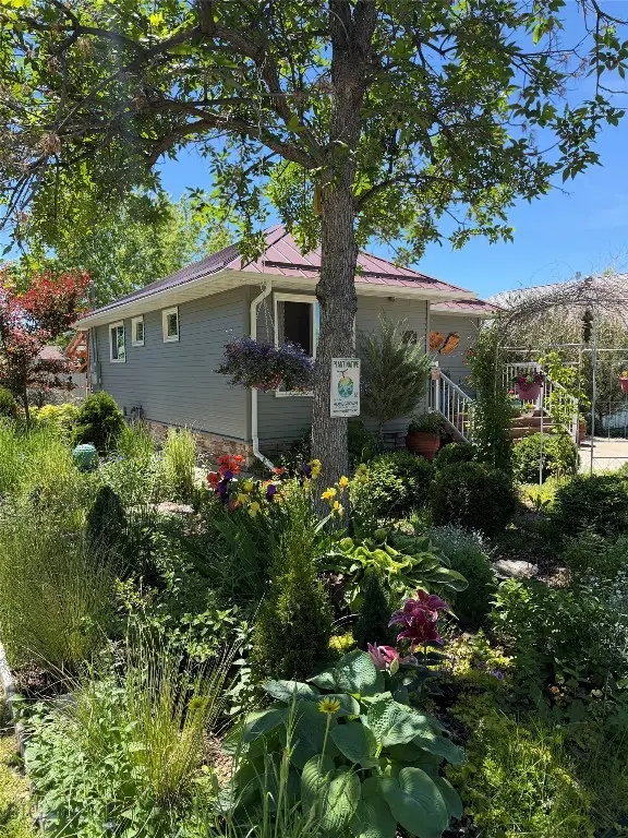 2116 8th Avenue N, Great Falls, MT 59401 - #2