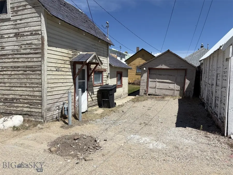 415 W 3rd St, Anaconda, MT 59711 - #3