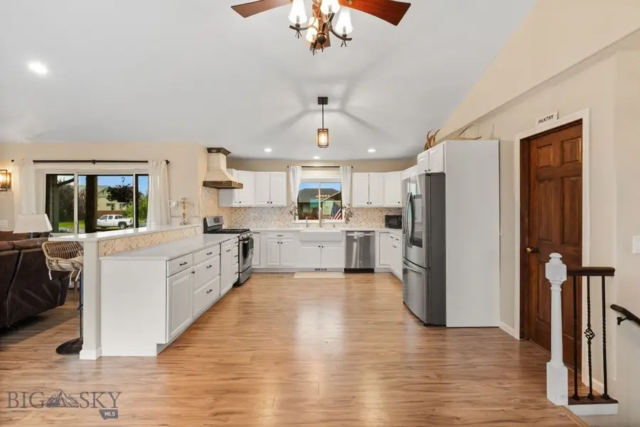 1113 E Gallatin Avenue, Belgrade, MT 59714 - #2