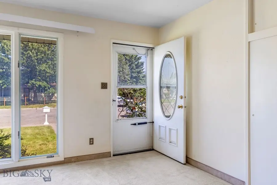 604 Robin Ln, Livingston, MT 59047 - #3