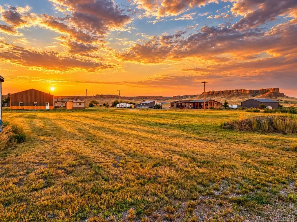 305 S Teigen, Winnett, MT 59087 - #1