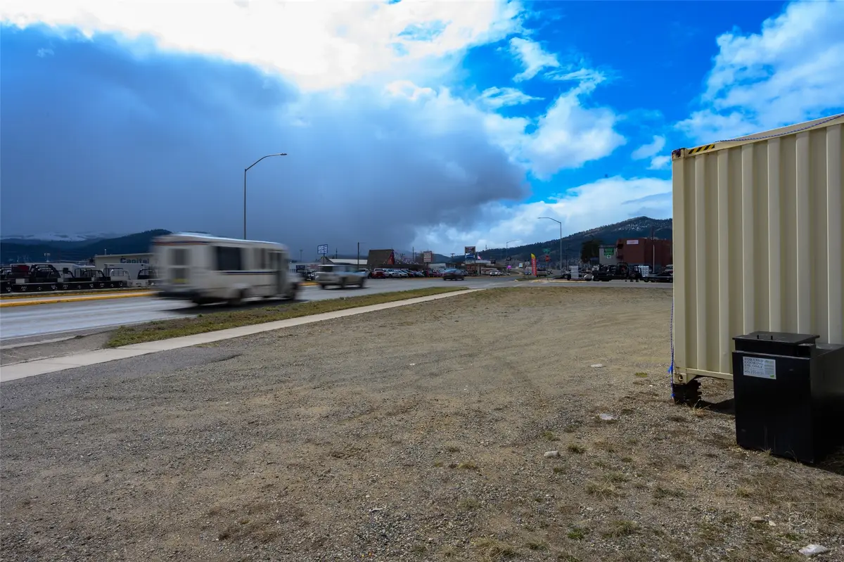 2000 N Last Chance Gulch, Helena, MT 59601 - Image #1