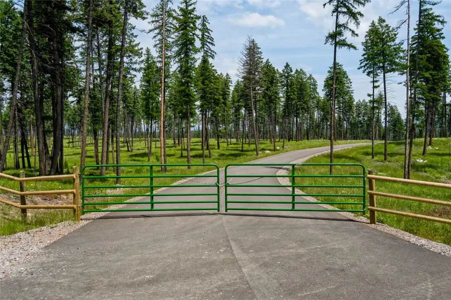 284 Layton Road, Whitefish, MT 59937 - Image #2