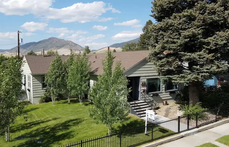 2821 Edwards Street, Butte, MT 59701 - #2