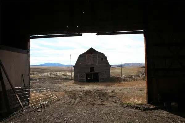 981 Cora Creek Road, Raynesford, MT 59469