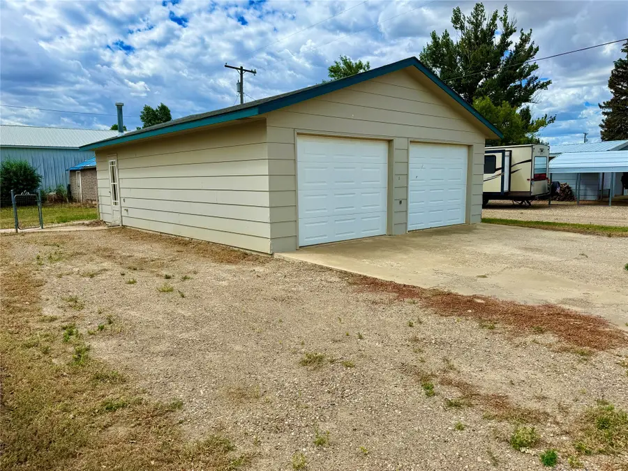 310 3rd Street E, Chester, MT 59522 - Image #2