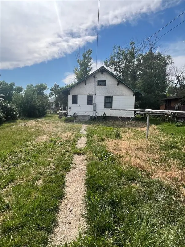 513 N Custer Avenue, Hardin, MT 59034