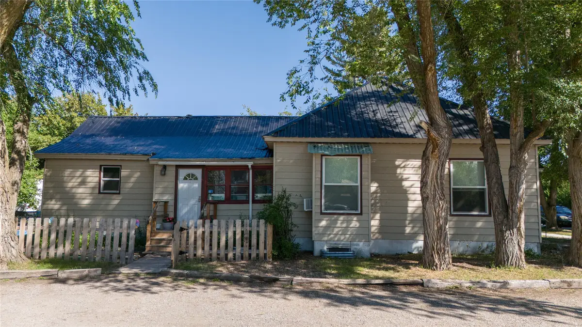 446 8th Avenue W, Kalispell, MT 59901 - Image #1