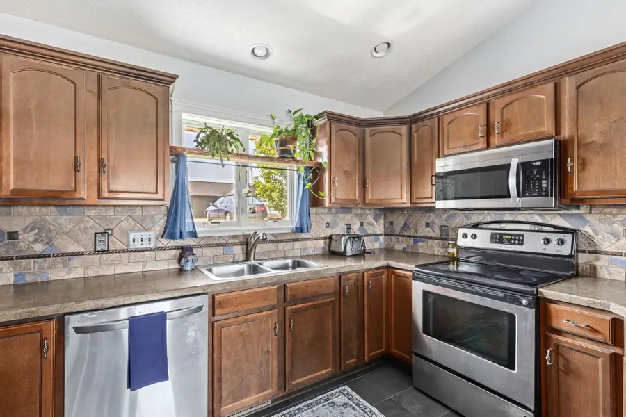 137 Marillyn Drive, Great Falls, MT 59405 - Image #2