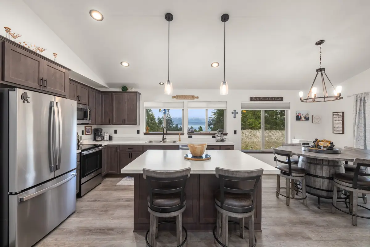 286 Lakeview Drive, Lakeside, MT 59922 - Image #1