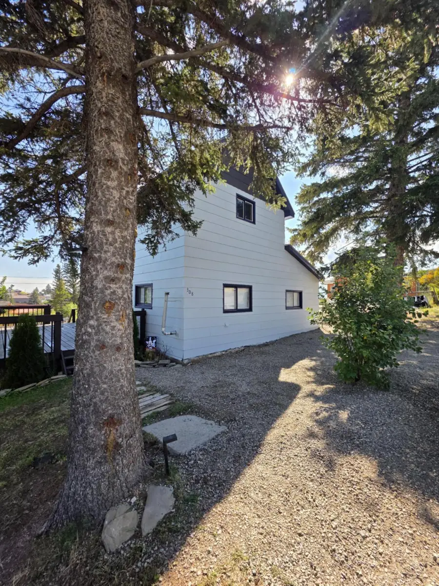 308 E Larime Street, White Sulphur Springs, MT 59645 - Image #2