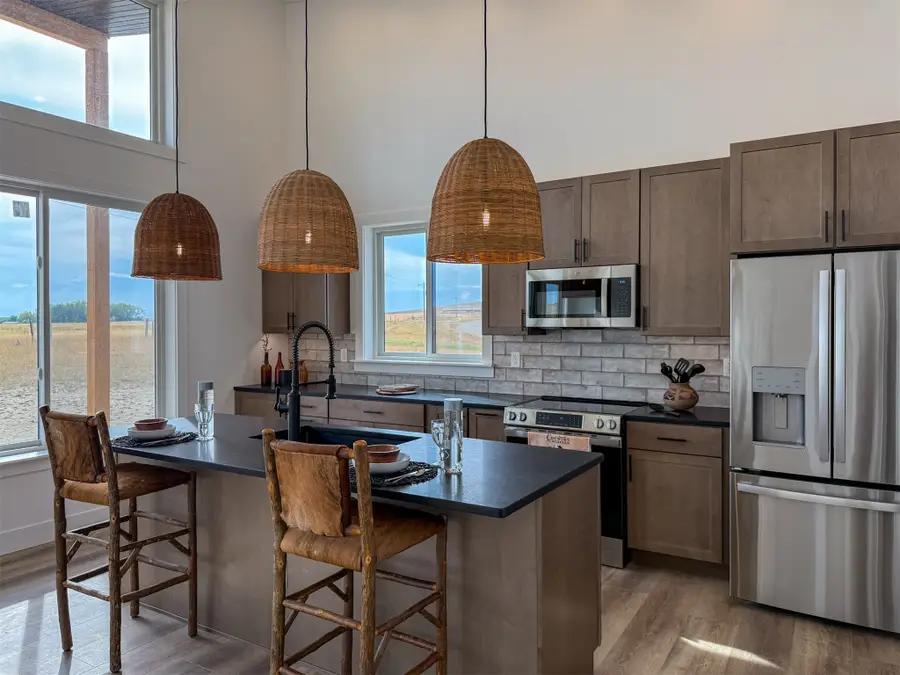 406 2nd Road Sw, Fairfield, MT 59436 - Image #2