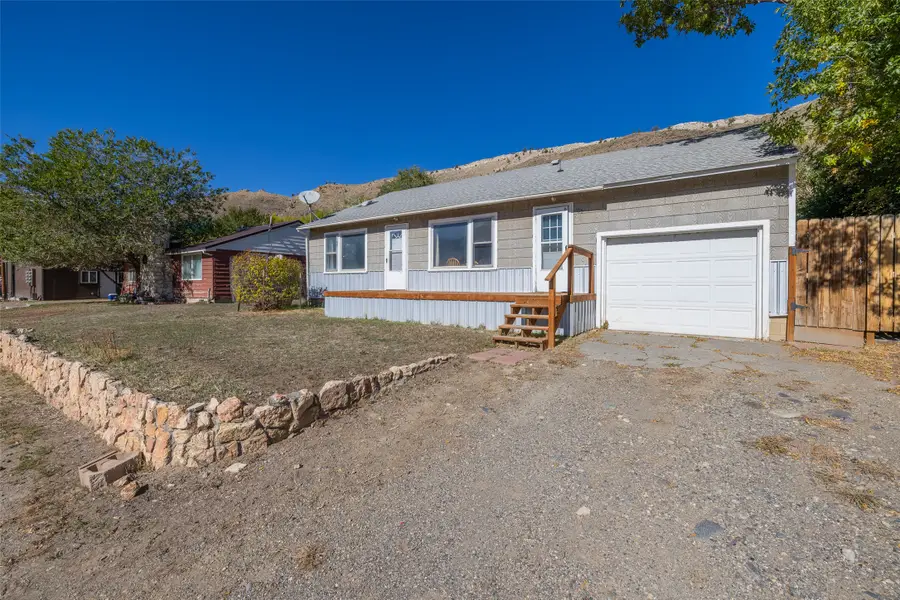 106 Travertine Street, Gardiner, MT 59030 - Image #2