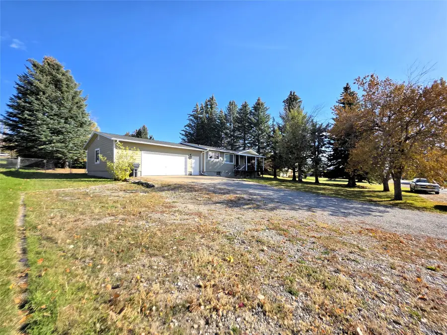 303 10th Avenue Ne, Choteau, MT 59422 - Image #2