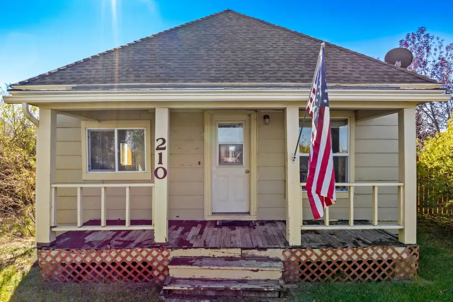 210 3rd Avenue N, Stanford, MT 59479 - Image #2