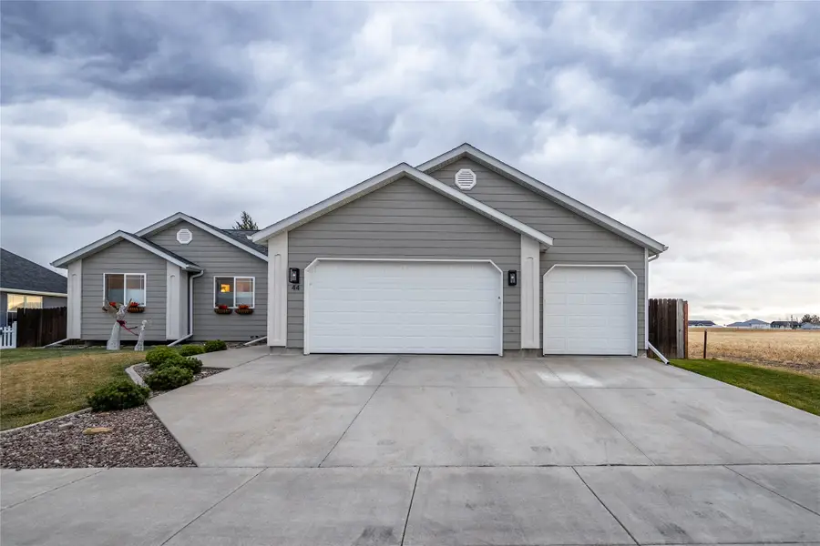 44 33rd Avenue Ne, Great Falls, MT 59404 - Image #2