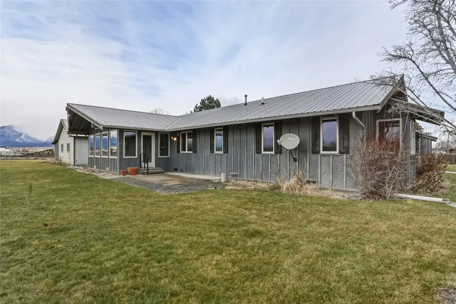 277 Christofferson Lane, Corvallis, MT 59828 - Image #2