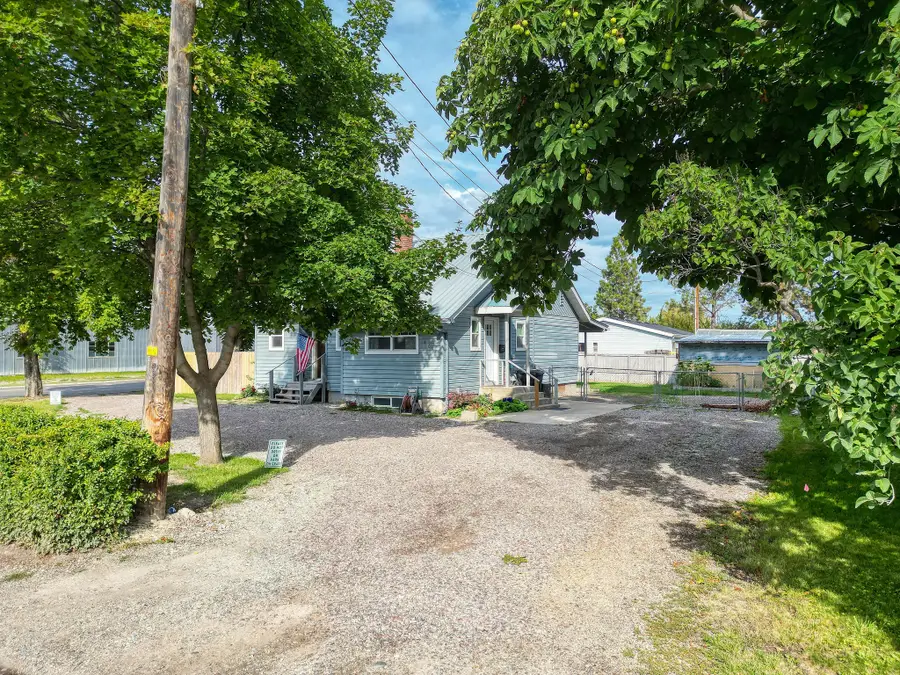 403 E Center Street, Kalispell, MT 59901 - #3