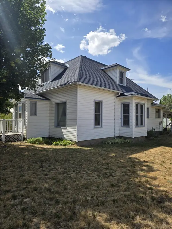 107 E Oak Street, Plains, MT 59859