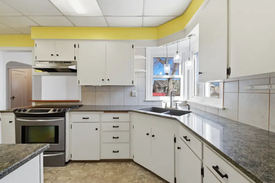 2212 4th Avenue N, Great Falls, MT 59401 - #2