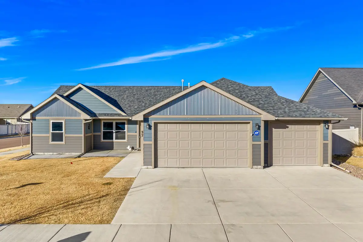 37 37th Avenue Ne, Great Falls, MT 59404 - Image #1