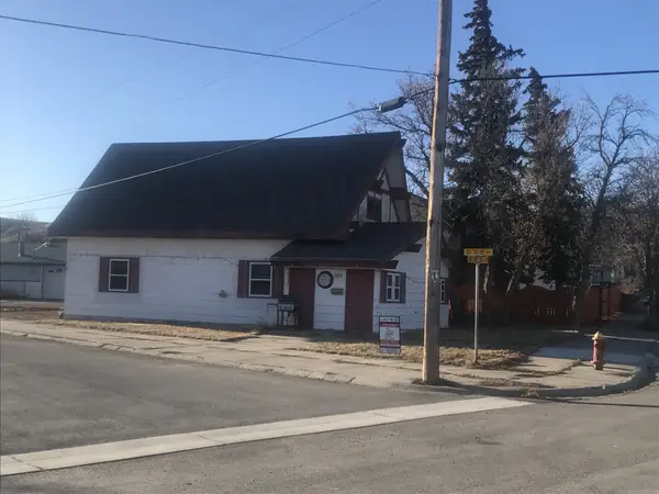 202 1st Street Se, Shelby, MT 59474