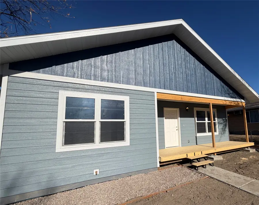 1021 8th Avenue S, Great Falls, MT 59405 - #3