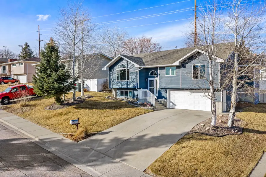 305 28th Avenue Nw, Great Falls, MT 59404 - #2