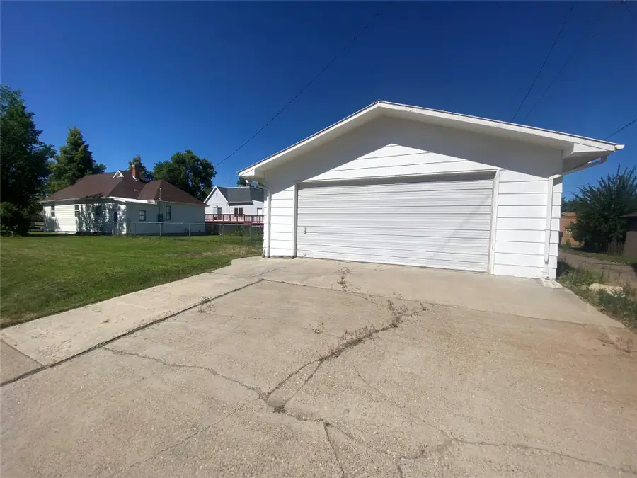 2025 6th Avenue N, Great Falls, MT 59401 - #3