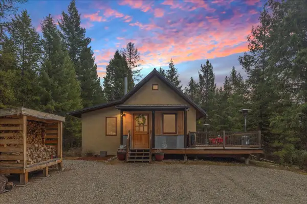 245 Doxie Lane, Eureka, MT 59917