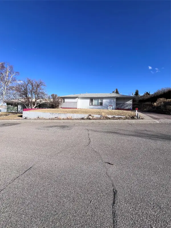 33 10th Avenue Se, Cut Bank, MT 59427