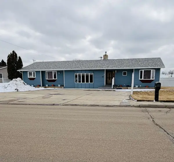 621 W Laurel Avenue, Plentywood, MT 59254