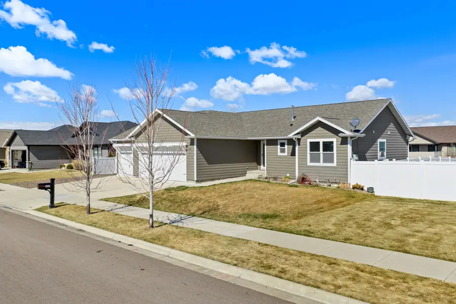 117 39th Avenue Ne, Great Falls, MT 59404 - #2