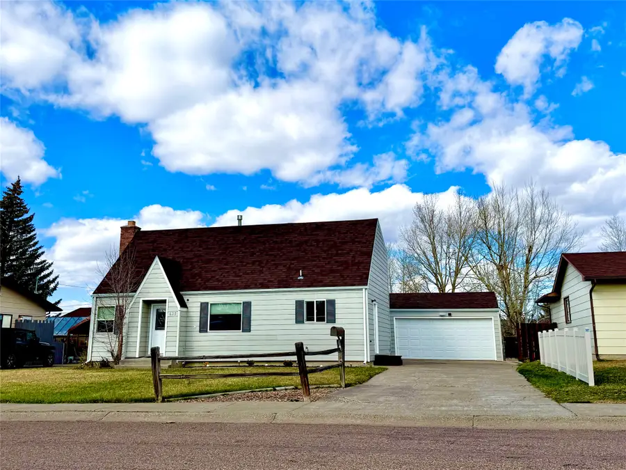 629 35th Avenue Ne, Great Falls, MT 59404 - #2