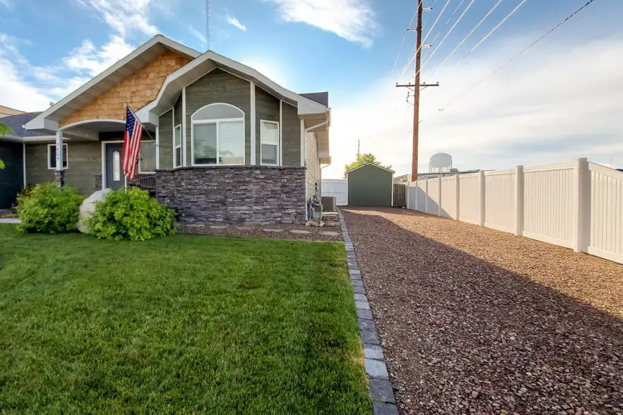 3605 12th Street Ne, Great Falls, MT 59404 - #3