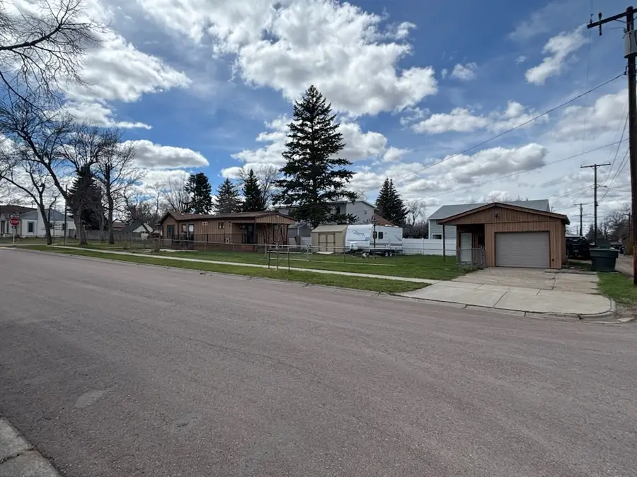 3227 1st Avenue N, Great Falls, MT 59401 - #2