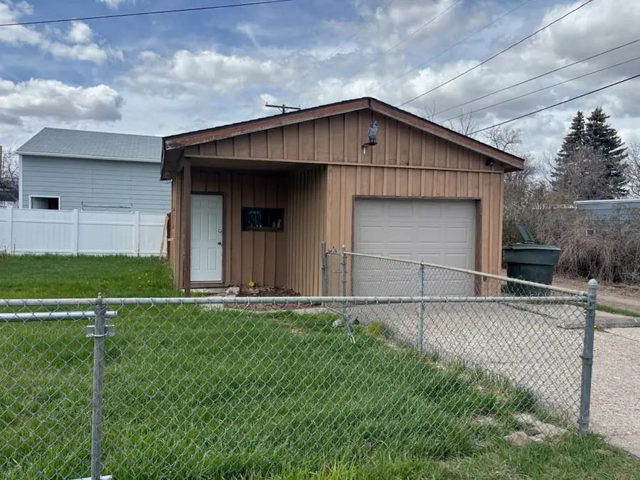 3227 1st Avenue N, Great Falls, MT 59401 - #3