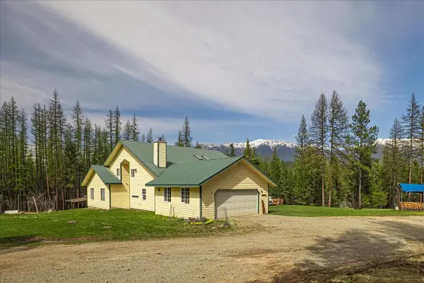 1800 Pomeroy Trail, Eureka, MT 59917