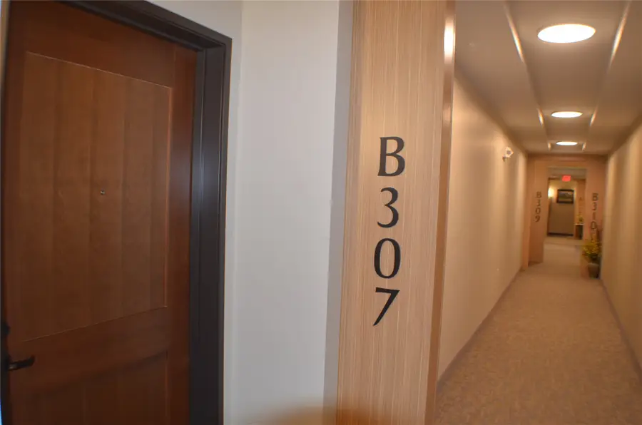 100 Woodlands Way #B-307, Kalispell, MT 59901 - #2
