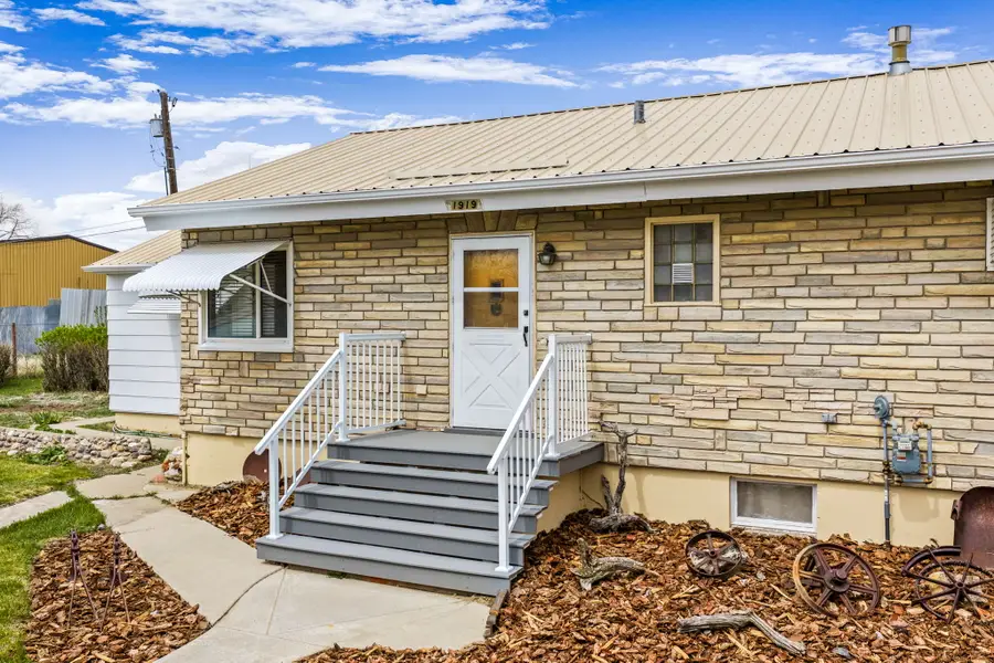 1919 Chicago Avenue, Black Eagle, MT 59414 - #2