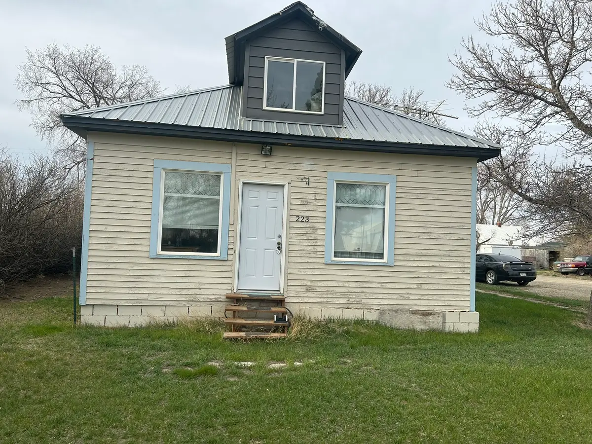 223 1st Avenue Ne, Brady, MT 59416 - #1