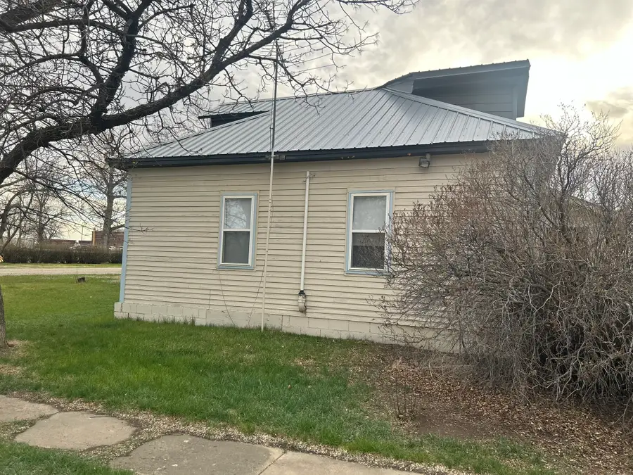 223 1st Avenue Ne, Brady, MT 59416 - #2