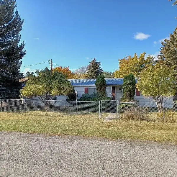 961 3rd Avenue E, Eureka, MT 59917