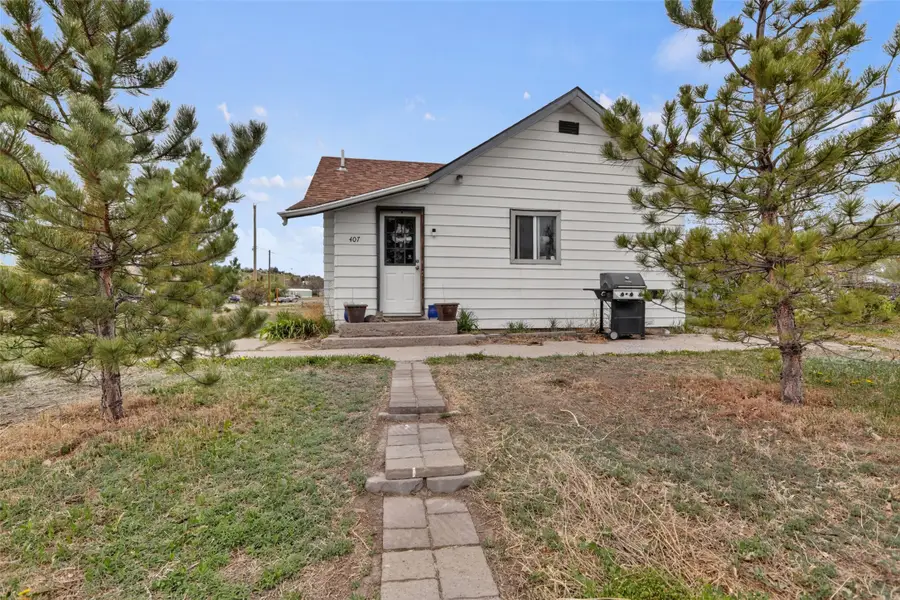 407 Liberty Avenue, Shelby, MT 59474 - #2