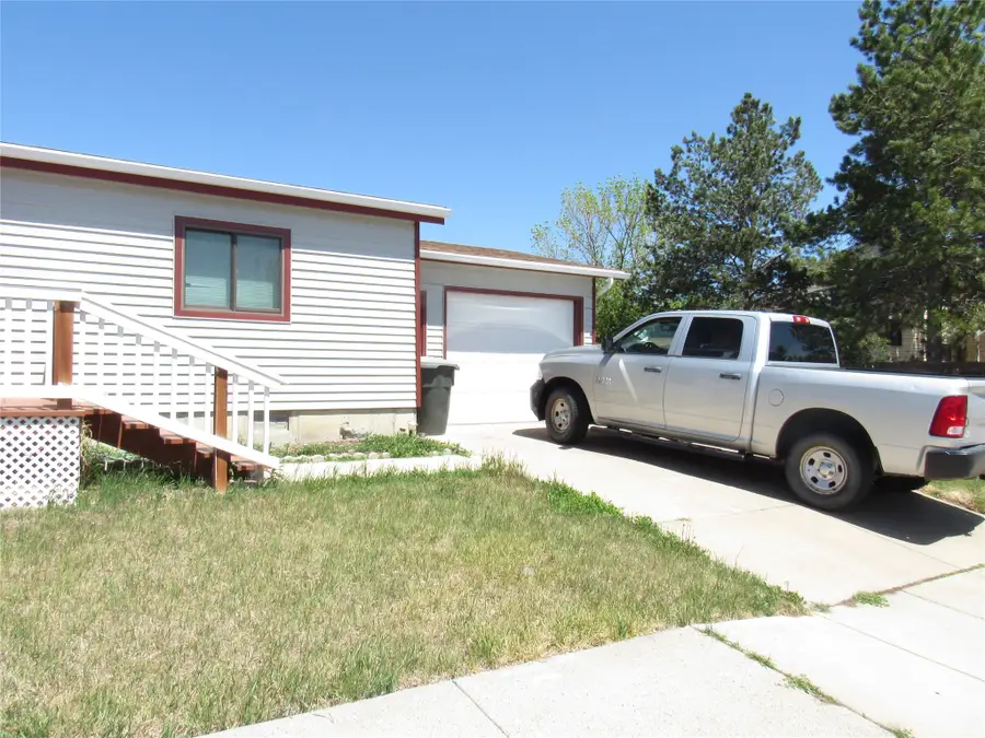 4223 8th Avenue N, Great Falls, MT 59405 - #3
