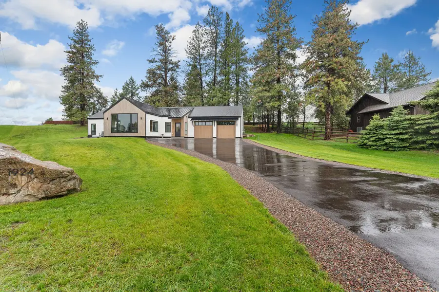 1924 Rapids Avenue, Columbia Falls, MT 59912 - #2